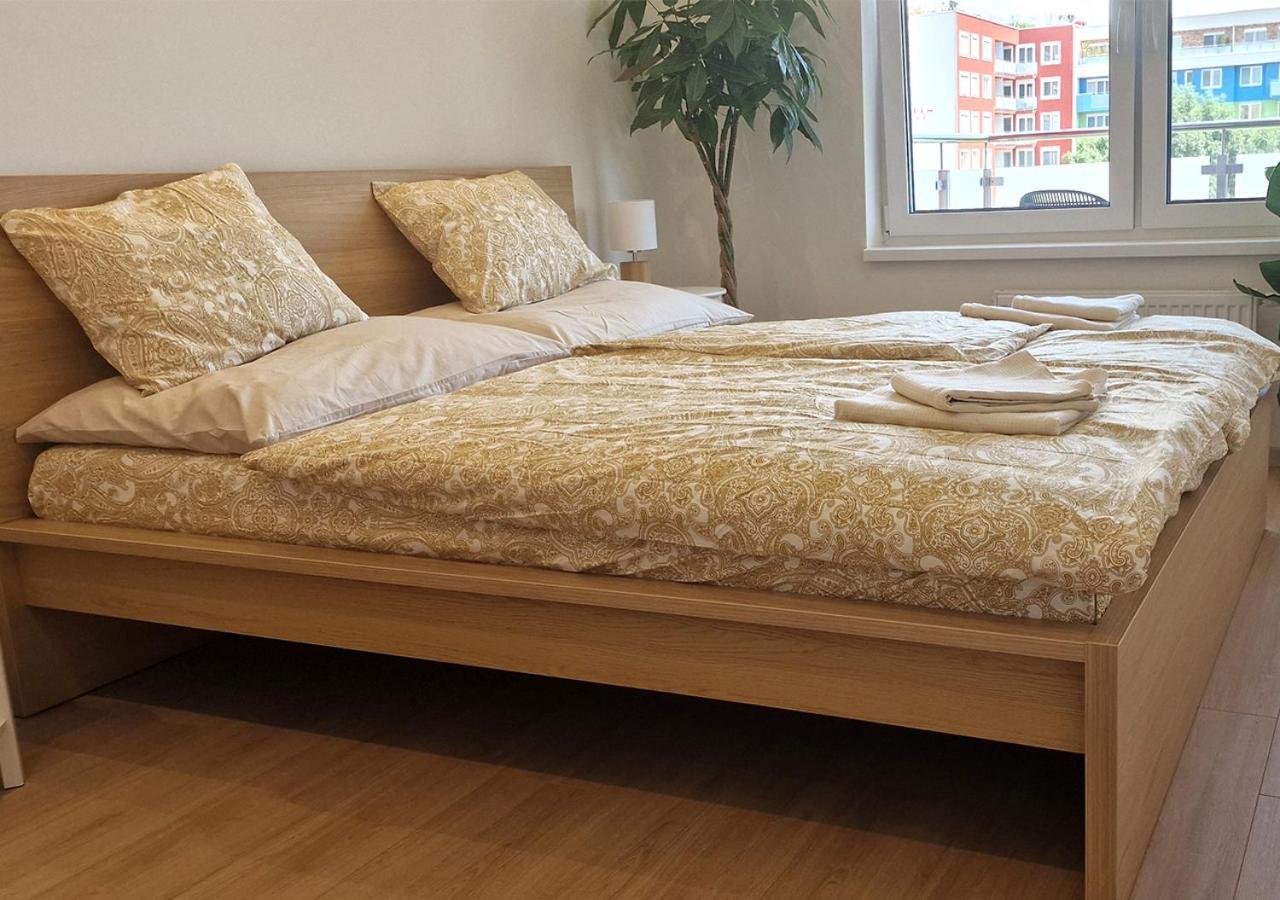 New Cozy 2 Room Pink Apartment Bratislava 058 מראה חיצוני תמונה