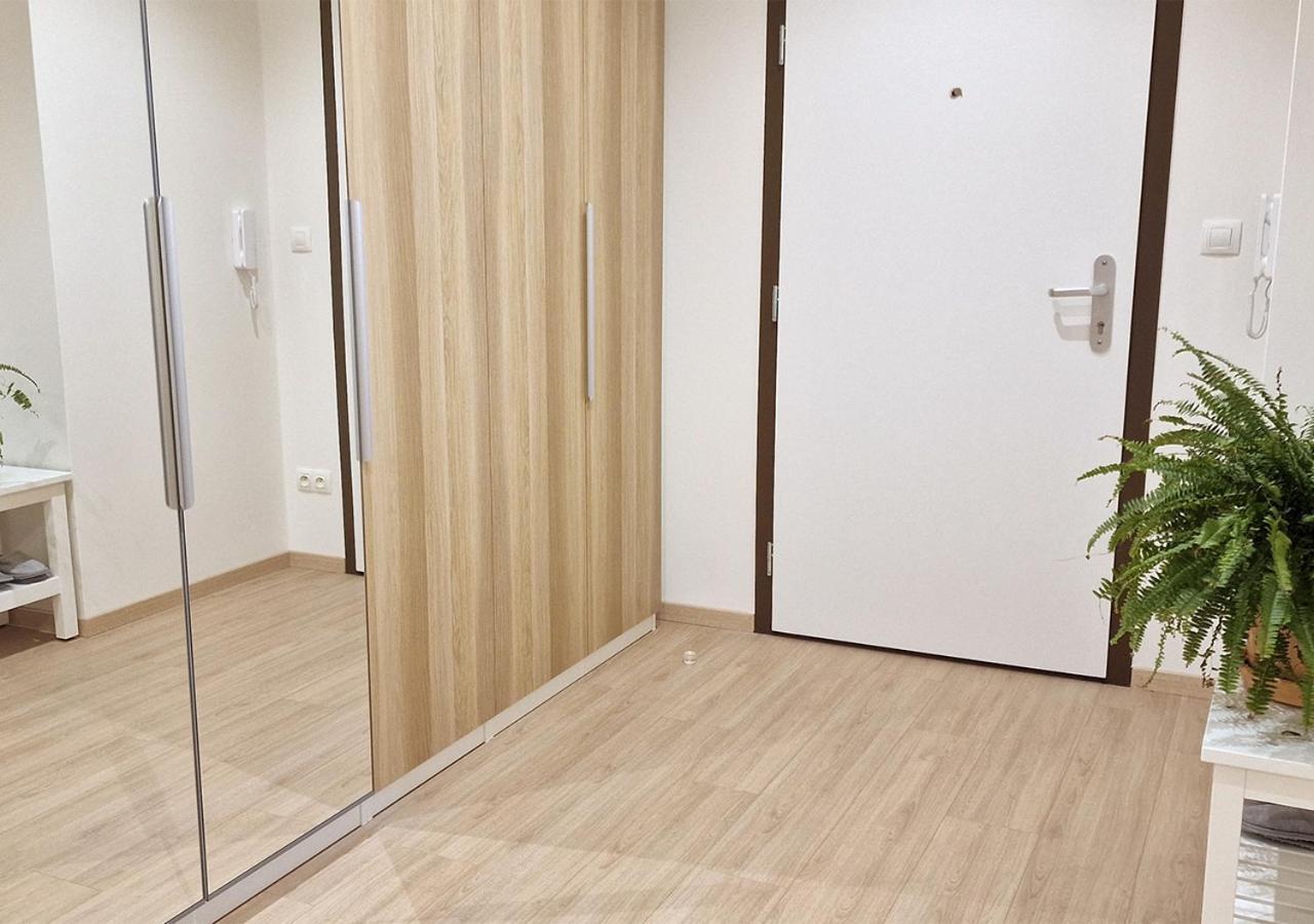 New Cozy 2 Room Pink Apartment Bratislava 058 מראה חיצוני תמונה