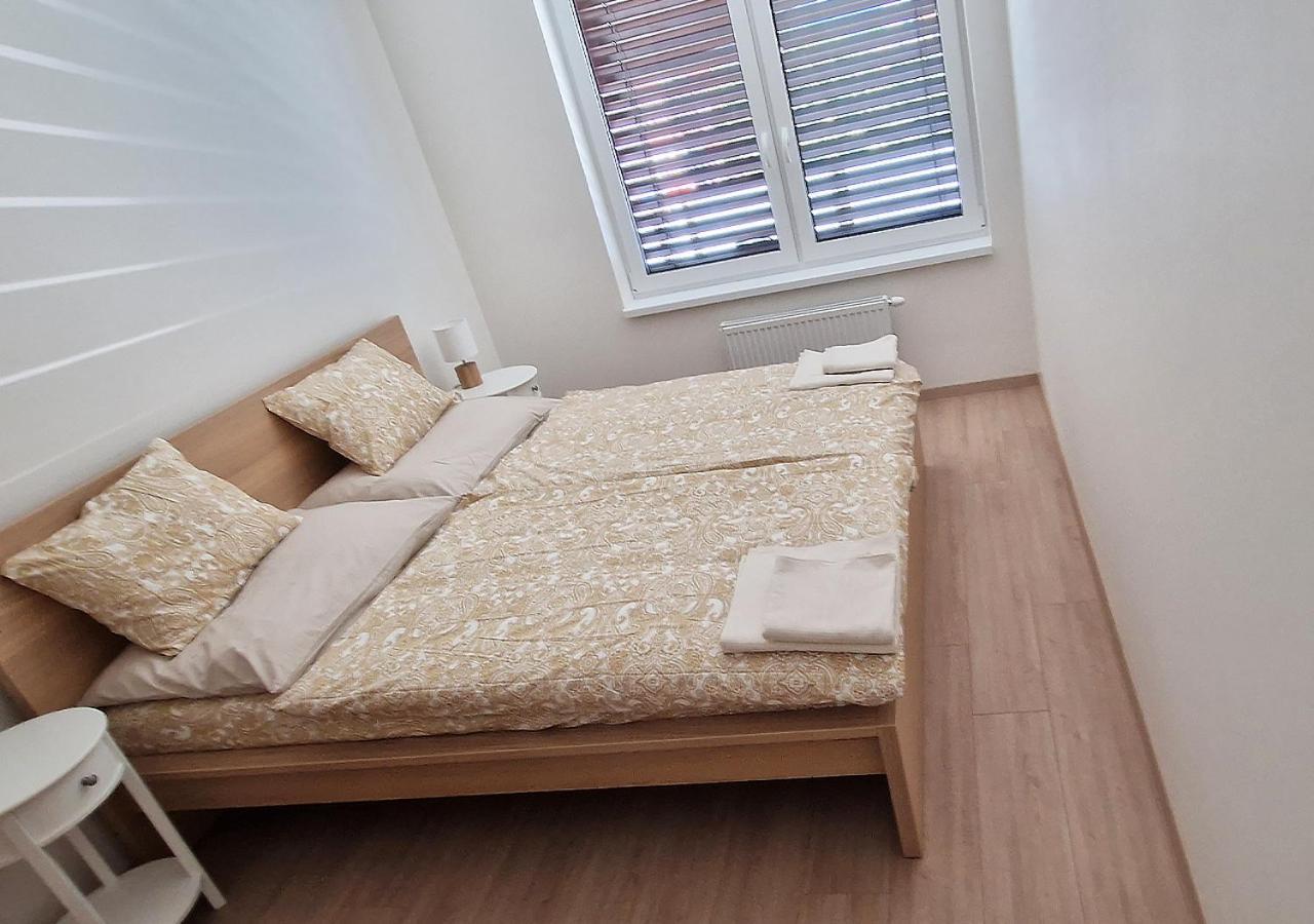 New Cozy 2 Room Pink Apartment Bratislava 058 מראה חיצוני תמונה