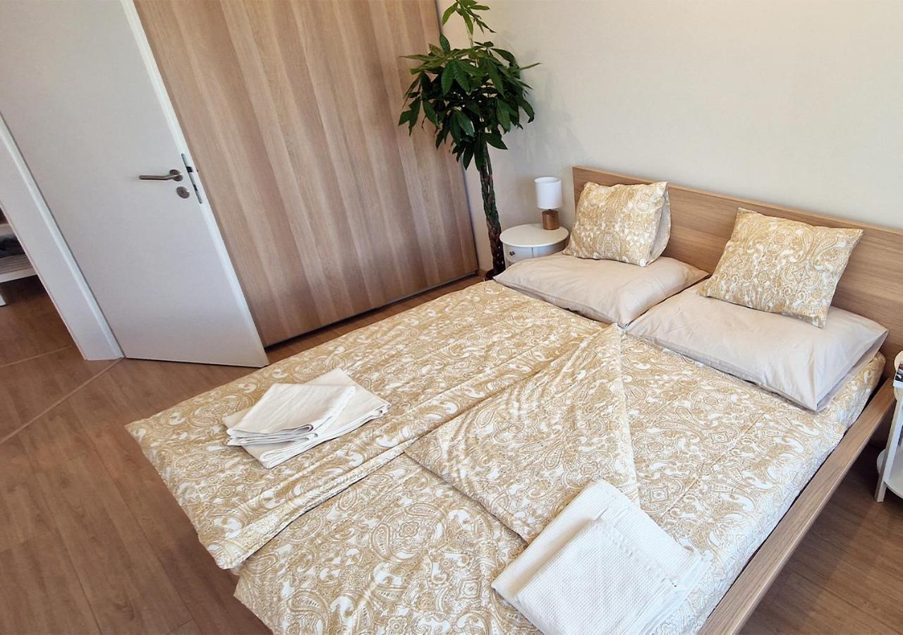 New Cozy 2 Room Pink Apartment Bratislava 058 מראה חיצוני תמונה