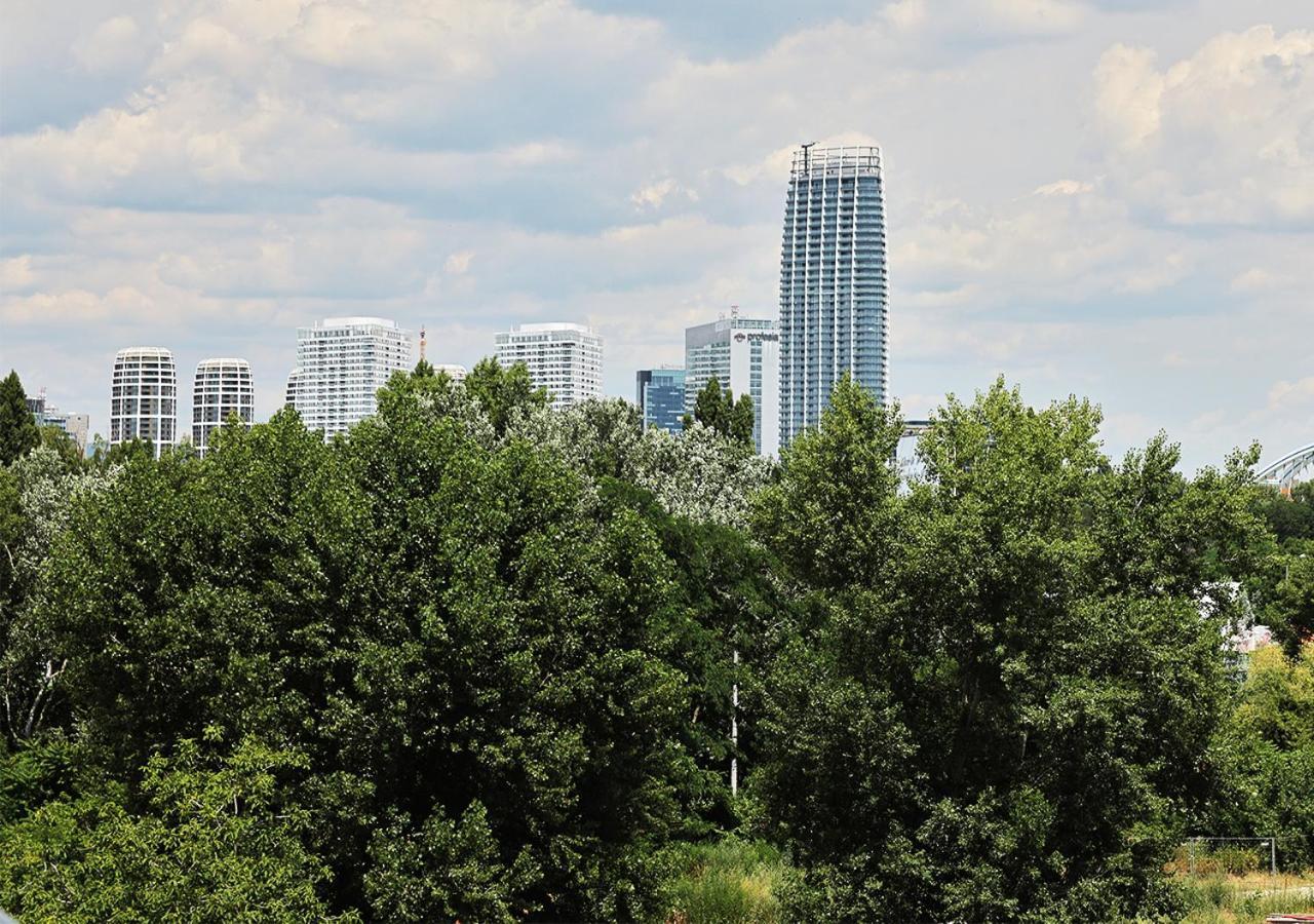 New Cozy 2 Room Pink Apartment Bratislava 058 מראה חיצוני תמונה